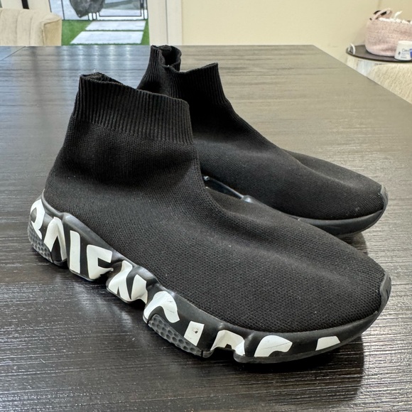 Balenciaga knit sneakers - Picture 1 of 3